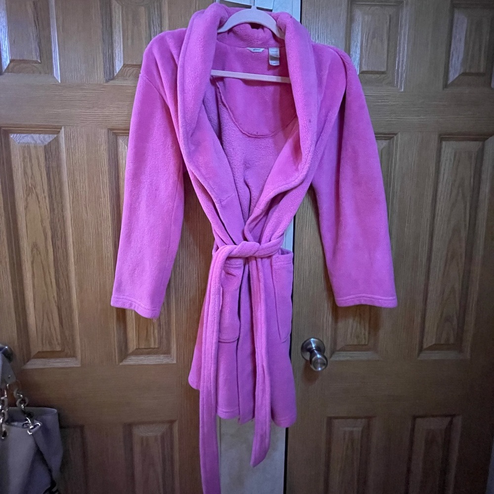 Ultra Soft Pink Robe. Size M. Great Condition.